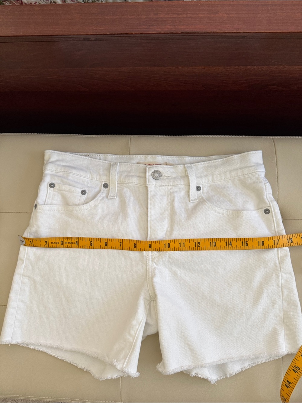 Levi’s Mid-length shorts - Picture 4 of 7